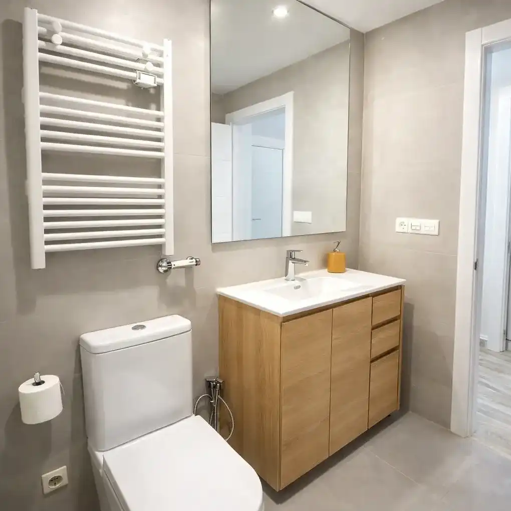 Badezimmer von Wohnung zum Verkauf in Vitoria - Gasteiz mit Heizung und Terrasse