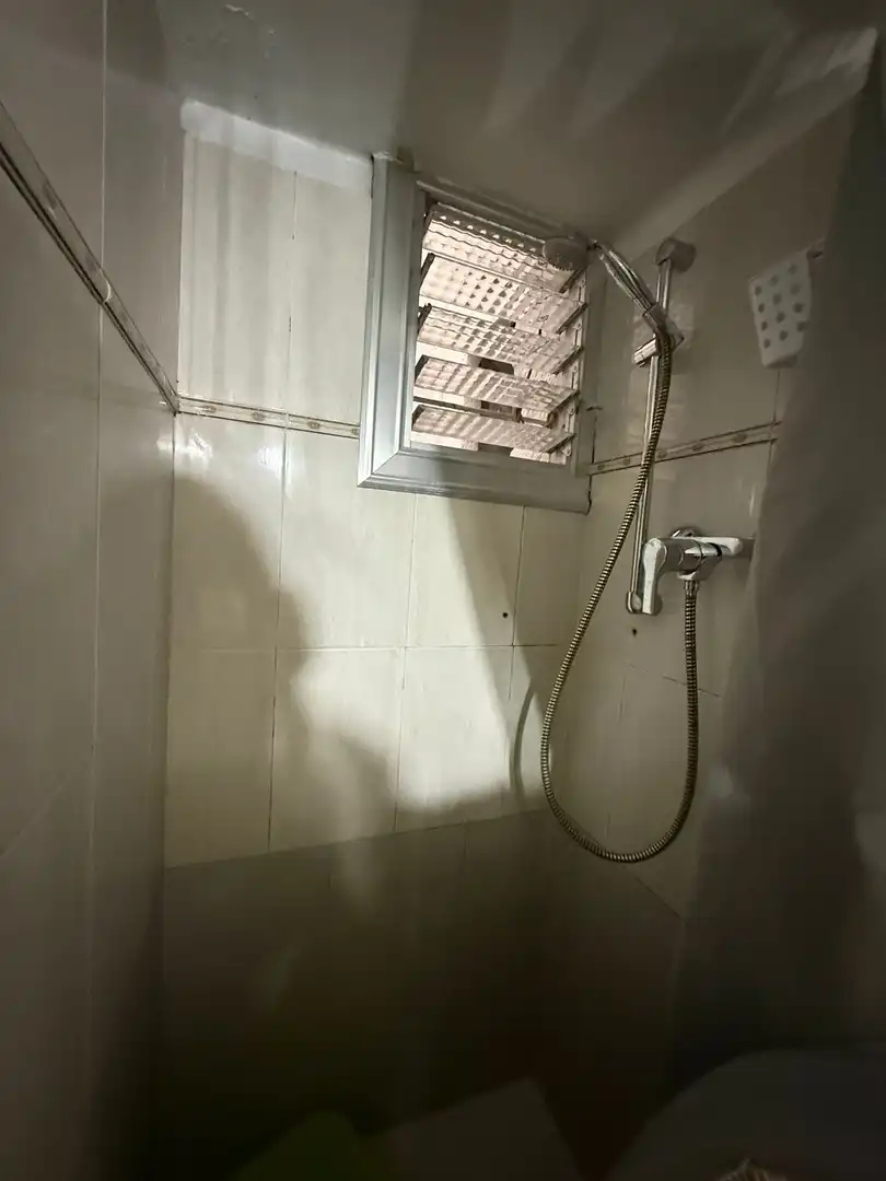 Baño de Piso en venta en L'Hospitalet de Llobregat con Balcón