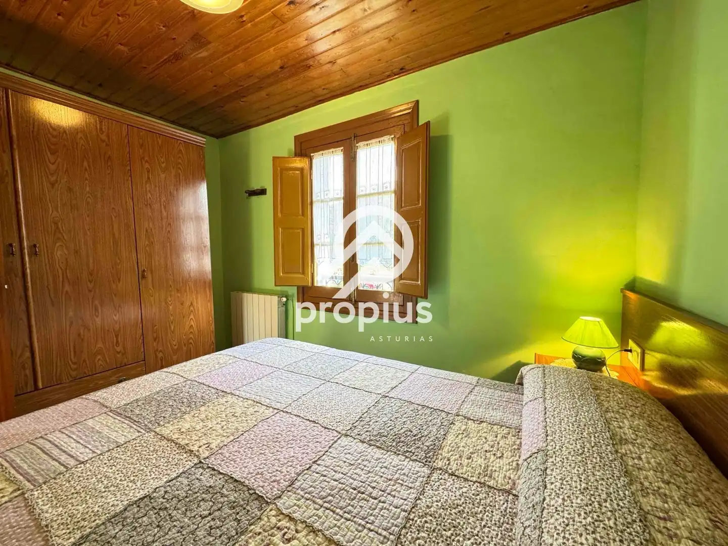 Habitación de Casa o chalet en venta en Parres con Calefacción, Jardín privado y Parquet