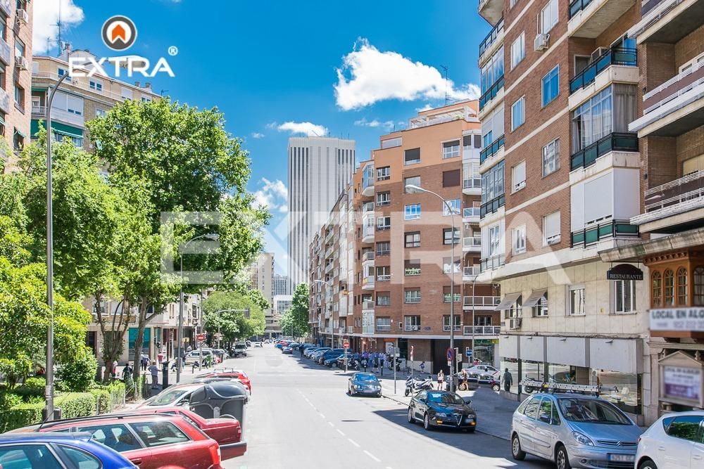 Vista exterior de Pis en venda en  Madrid Capital amb Calefacció