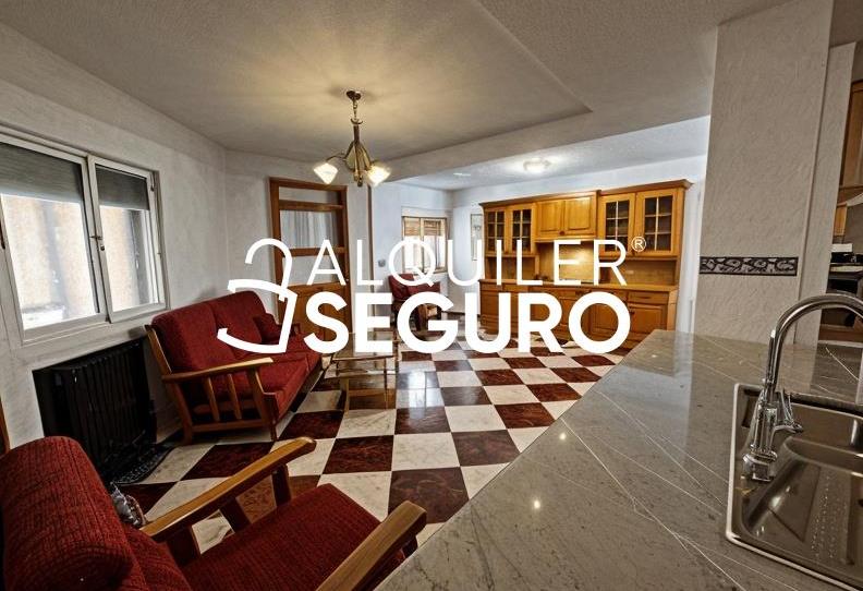 Foto 1 de Piso de alquiler en De Los Apóstoles, Puerta del Ángel, Madrid