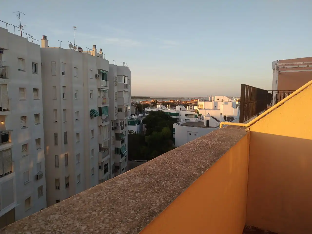 Dachboden zur Miete in Calle del Correo, Centro - Calzada - Cabo Noval