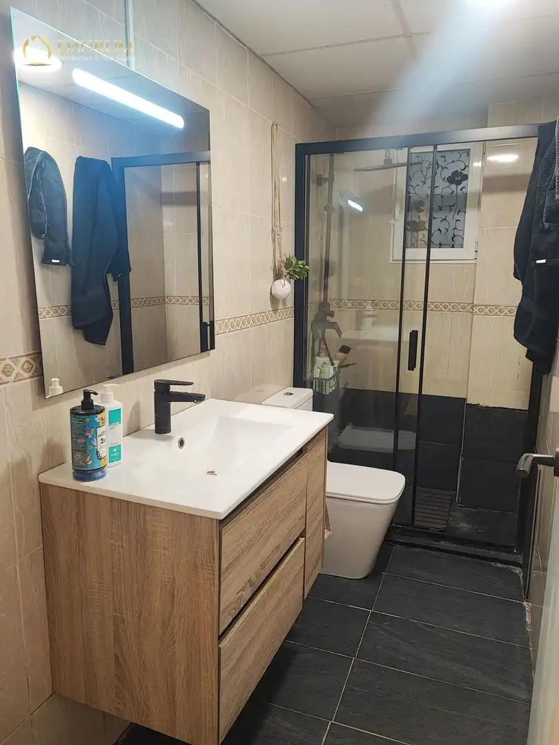 Badezimmer von Wohnung zum Verkauf in Benaguasil mit Klimaanlage und Möbliert