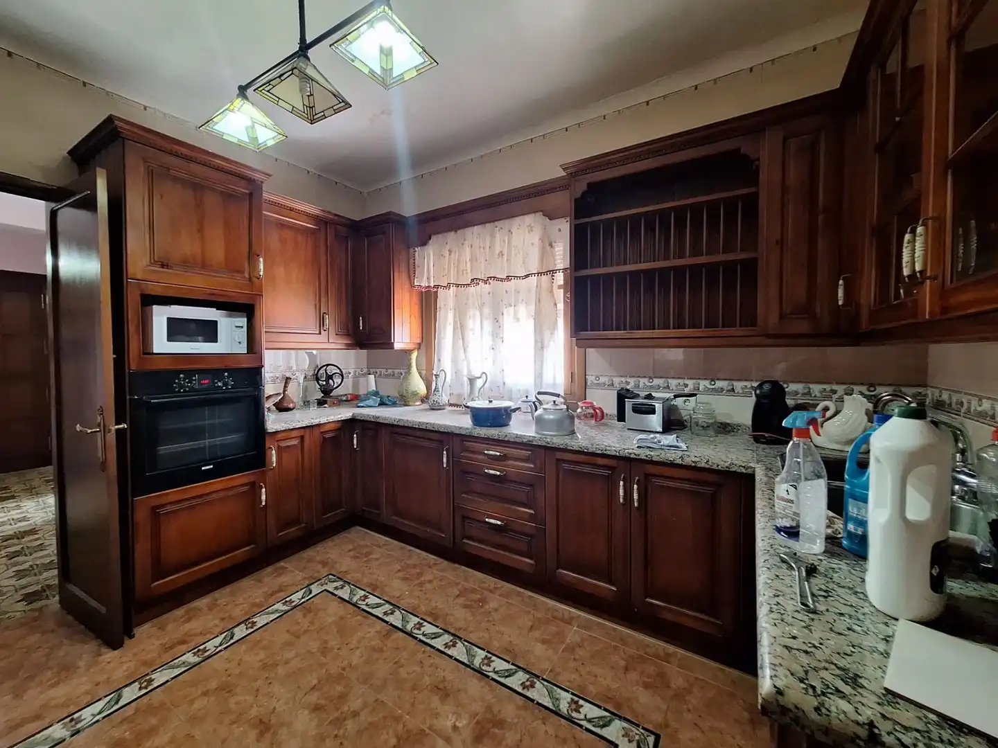 Kitchen of Houses for sale in La Línea de la Concepción  with Terrace, Furnished and Alarm