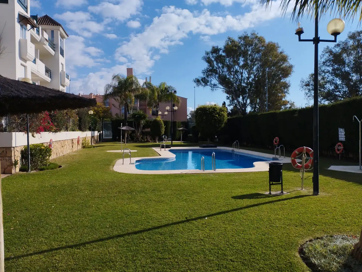 Piscina de Apartament de lloguer en Marbella amb Aire condicionat, Calefacció i Terrassa