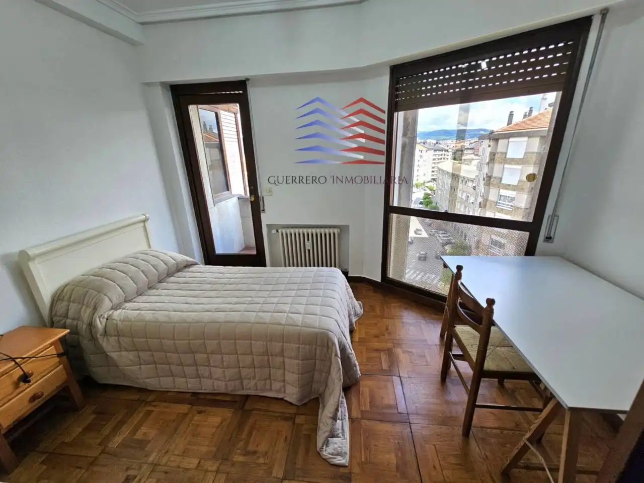 Habitación de Piso de alquiler en Ourense Capital  con Calefacción, Parquet y Trastero