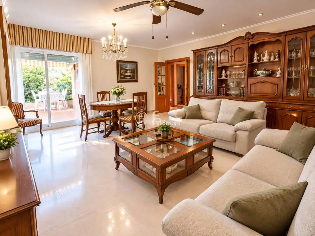 Semi-detached house with garden for sale in Avenida Lluís Companys, imagen 4