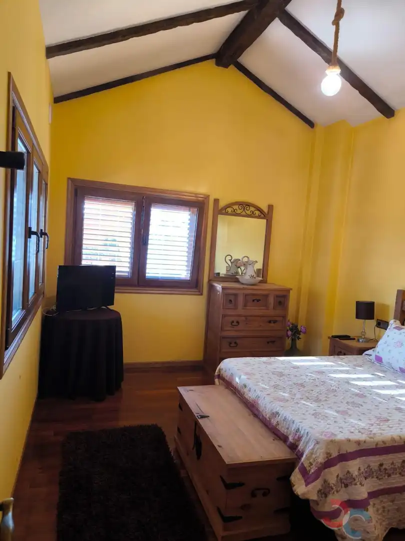 Dormitori de Casa o xalet en venda en Redondela amb Piscina