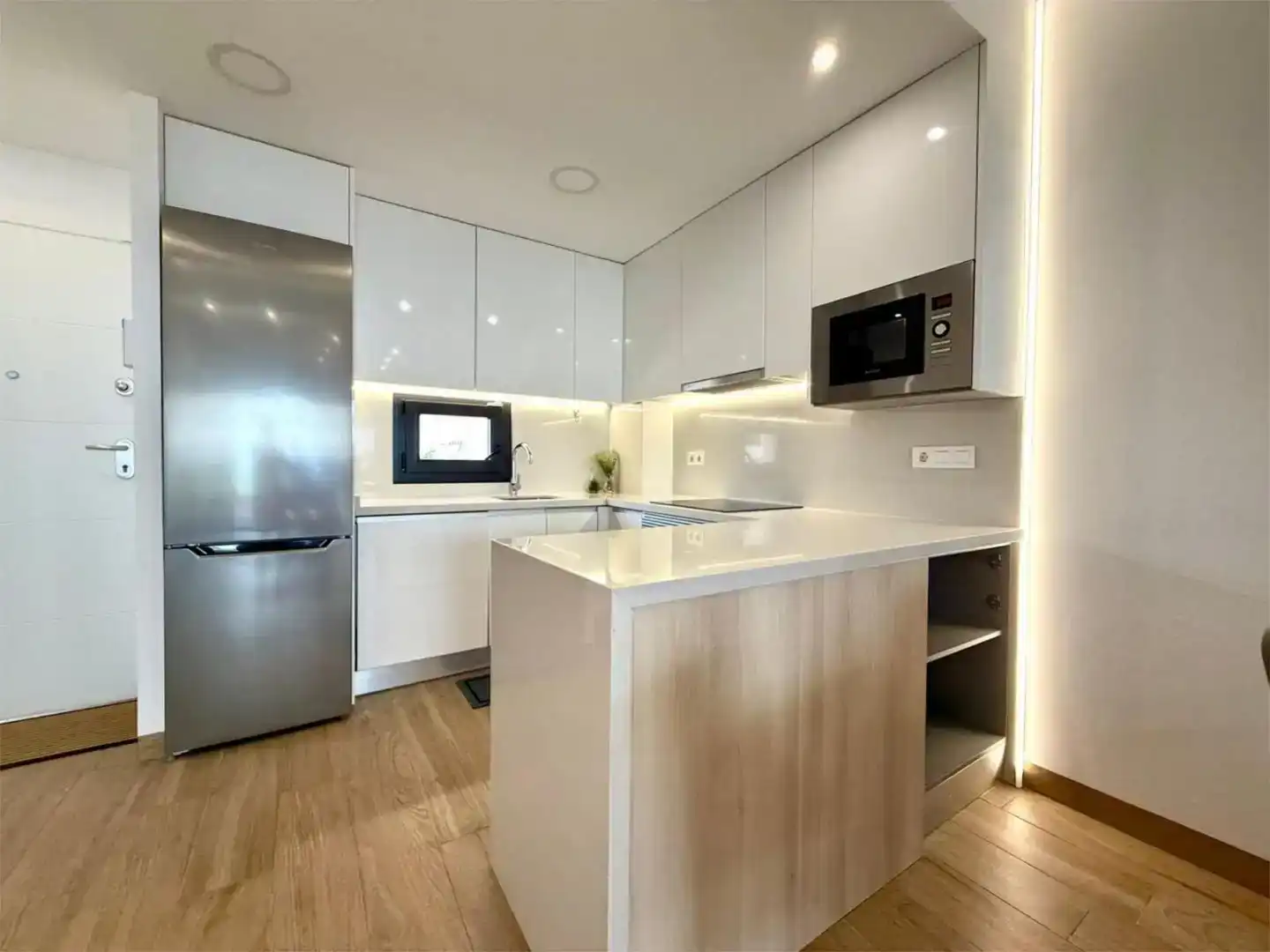 Küche von Wohnung zur Miete in Torrevieja mit Klimaanlage und Schwimmbad