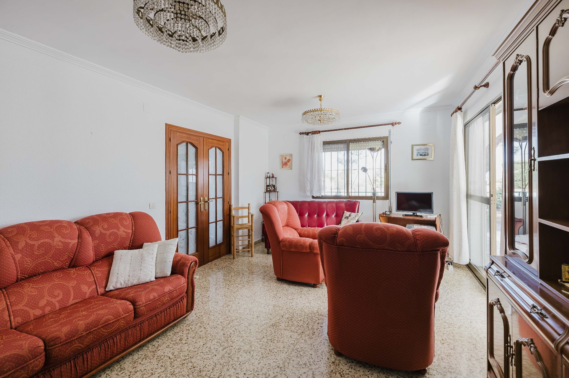 Sala d'estar de Casa o xalet en venda en Alhaurín de la Torre amb Aire condicionat, Jardí privat i Terrassa