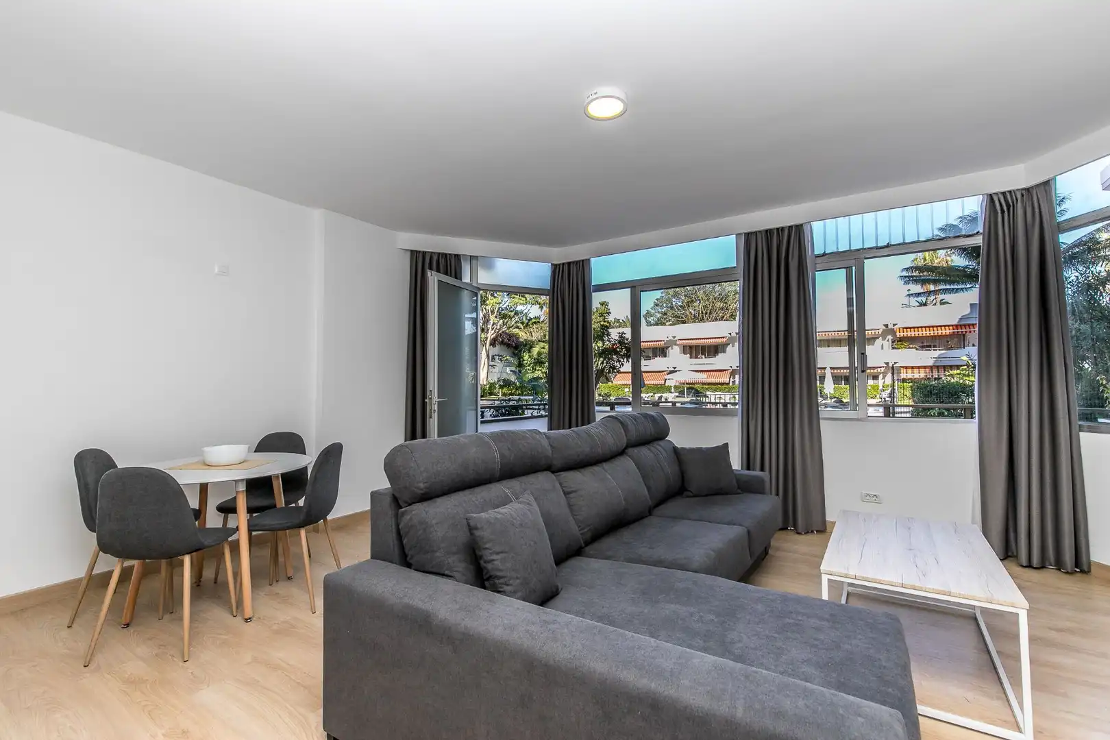 Flat with pool for sale in Zona Botánico, imagen 2