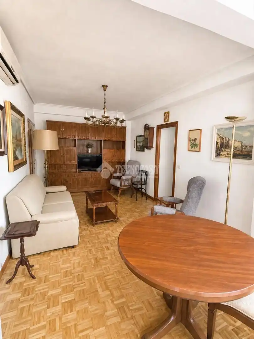 Living room of Flat for sale in Madrid  with Air Conditioner, Heating and Balcony