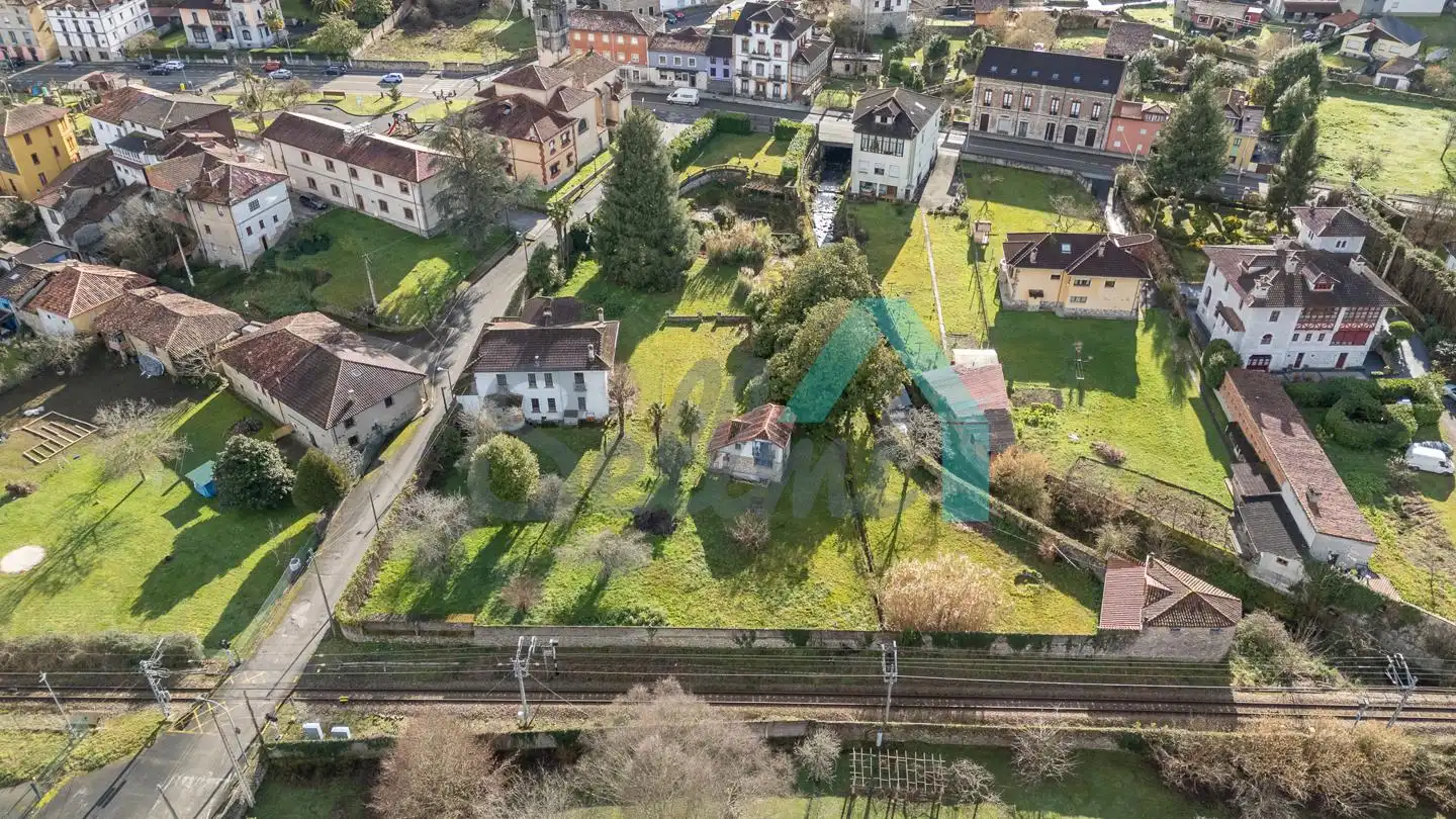 Casa o xalet en venda en Piloña amb Jardí privat, Parquet i Terrassa