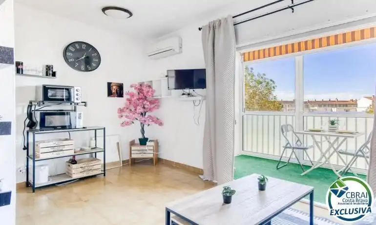 Sala d'estar de Estudi en venda en Empuriabrava amb Aire condicionat i Moblat