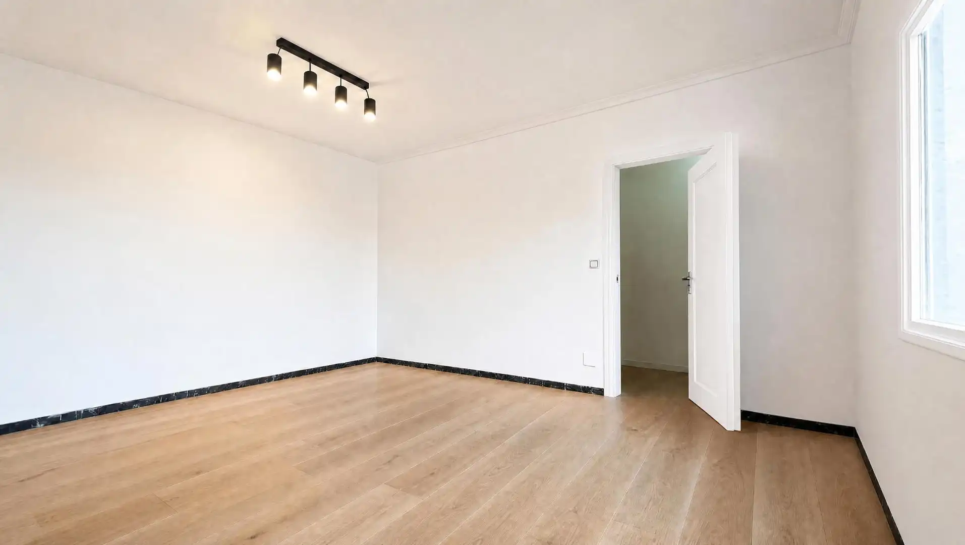Habitación de Piso en venta en Alicante / Alacant con Balcón