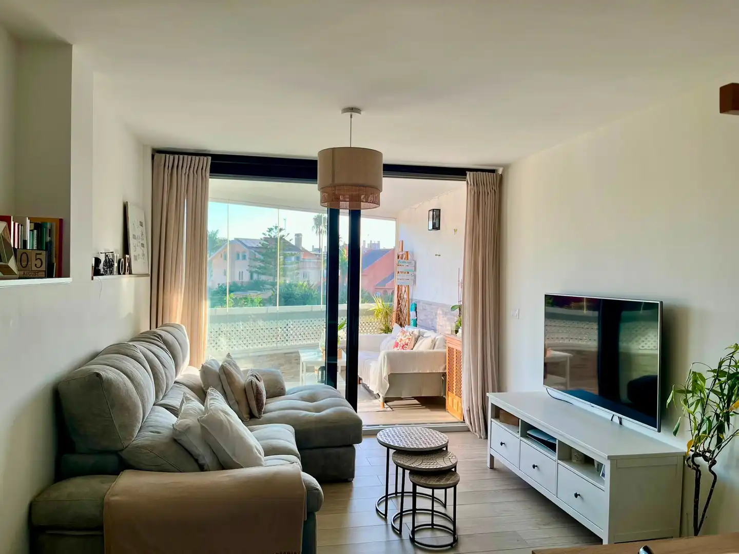 Living room of Flat for sale in Torremolinos  with Air Conditioner, Terrace and Furnished