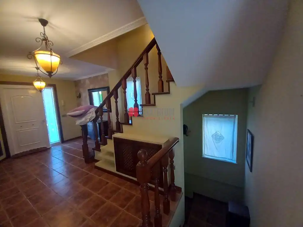 Casa o chalet de alquiler en Santiago de Compostela  con Calefacción, Jardín privado y Trastero