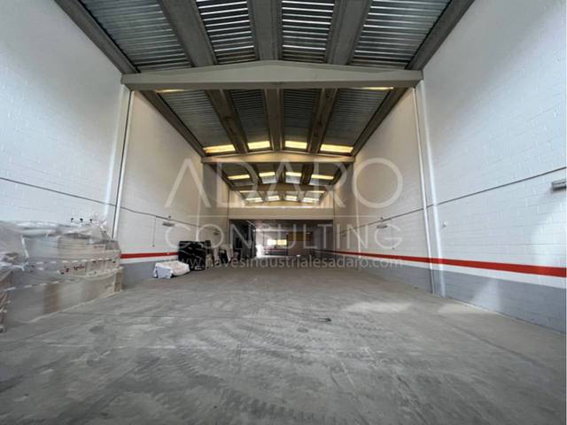 Nave industrial en Venta en Calle Bronce en Virgen del Rosario
