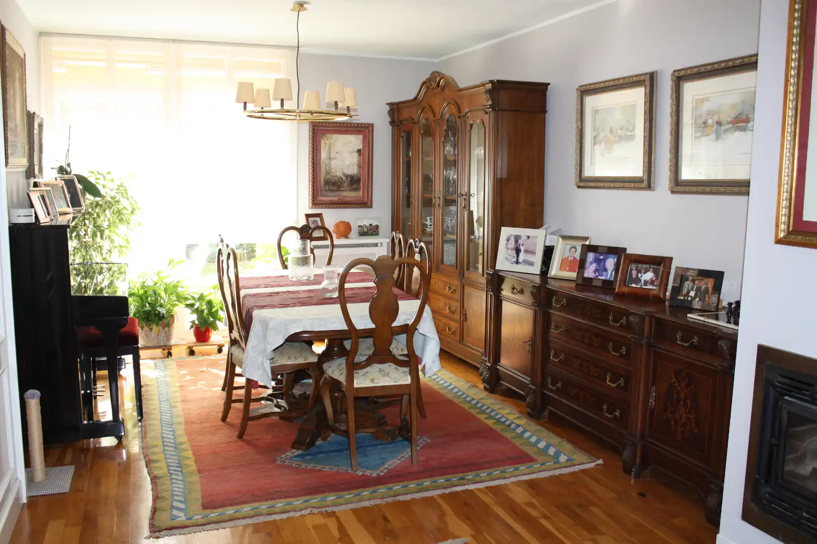 Esszimmer von Einfamilien-Reihenhaus zum Verkauf in Oviedo  mit Heizung, Privatgarten und Parkett