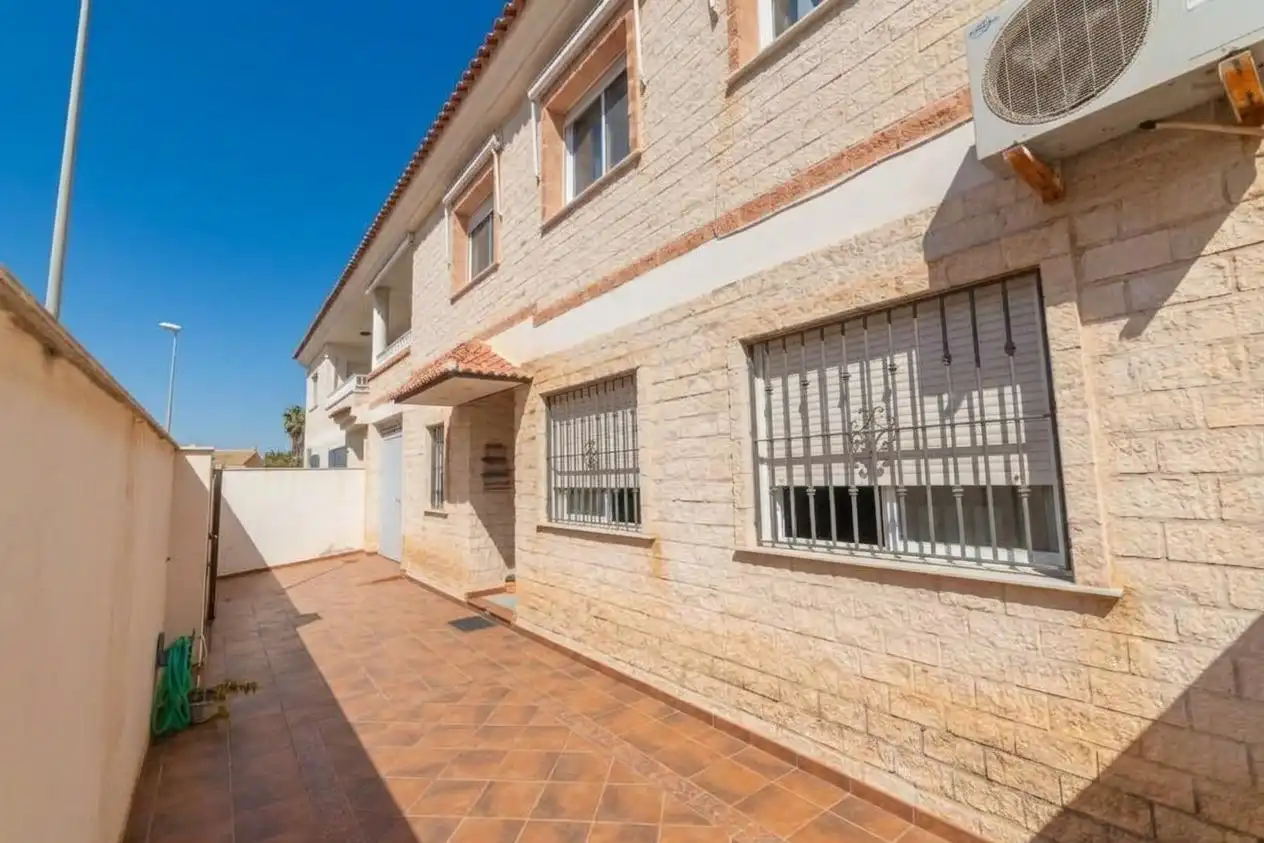 Reihenhaus mit Garten zum Verkauf in San Javier ciudad