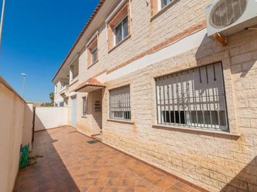 Reihenhaus mit Garten zum Verkauf in San Javier ciudad