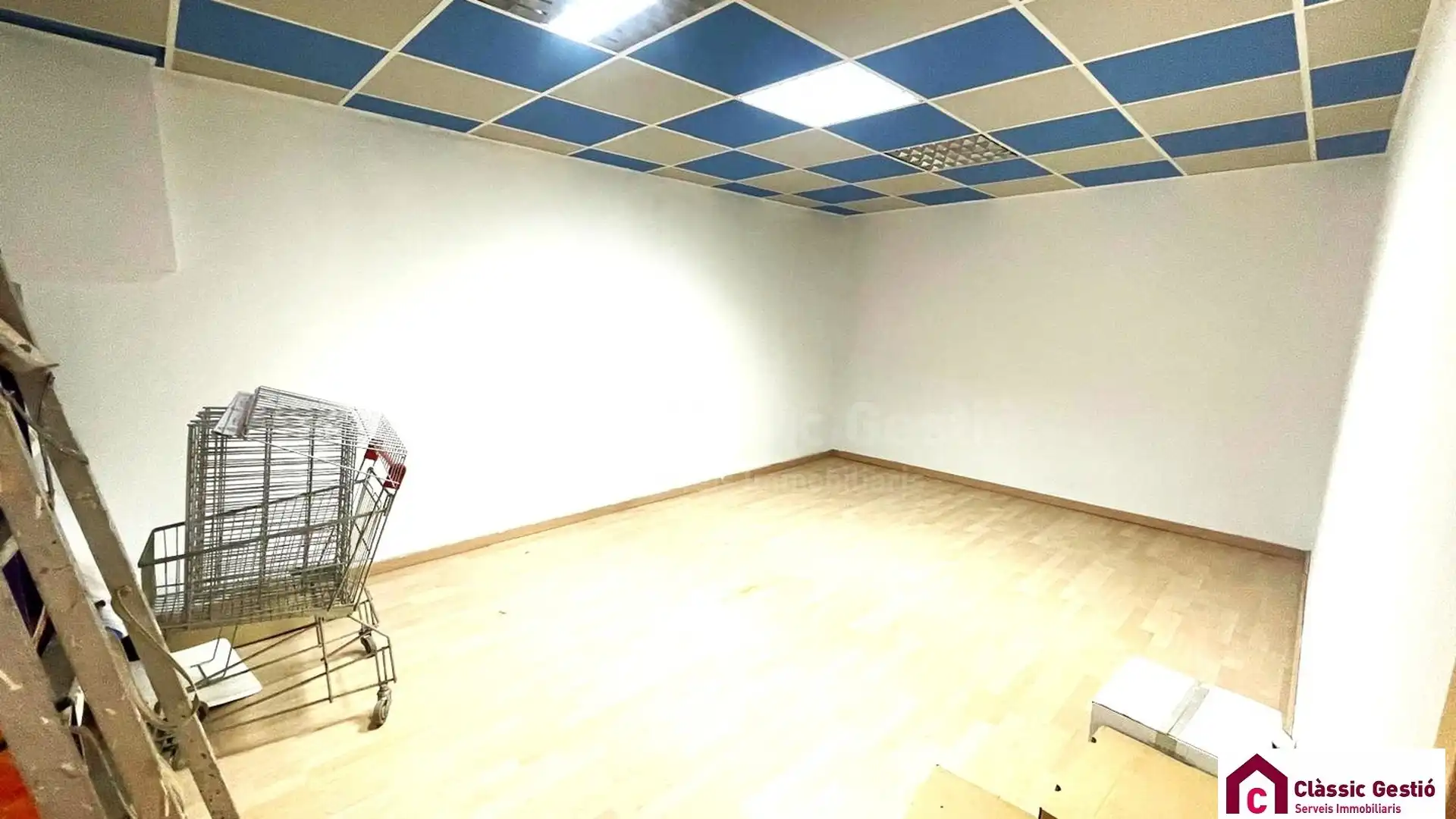Local comercial en traspàs a Sud, imagen 9