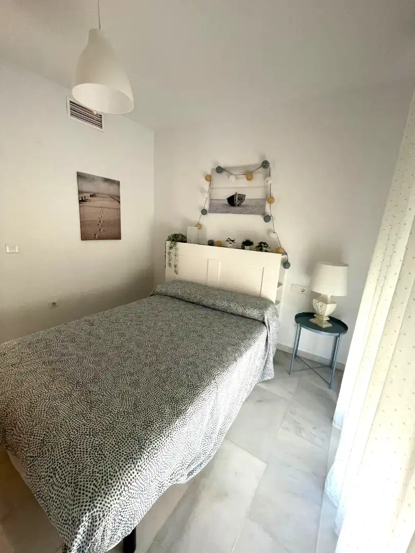 Habitación de Apartamento en venta en Rincón de la Victoria con Aire acondicionado y Amueblado