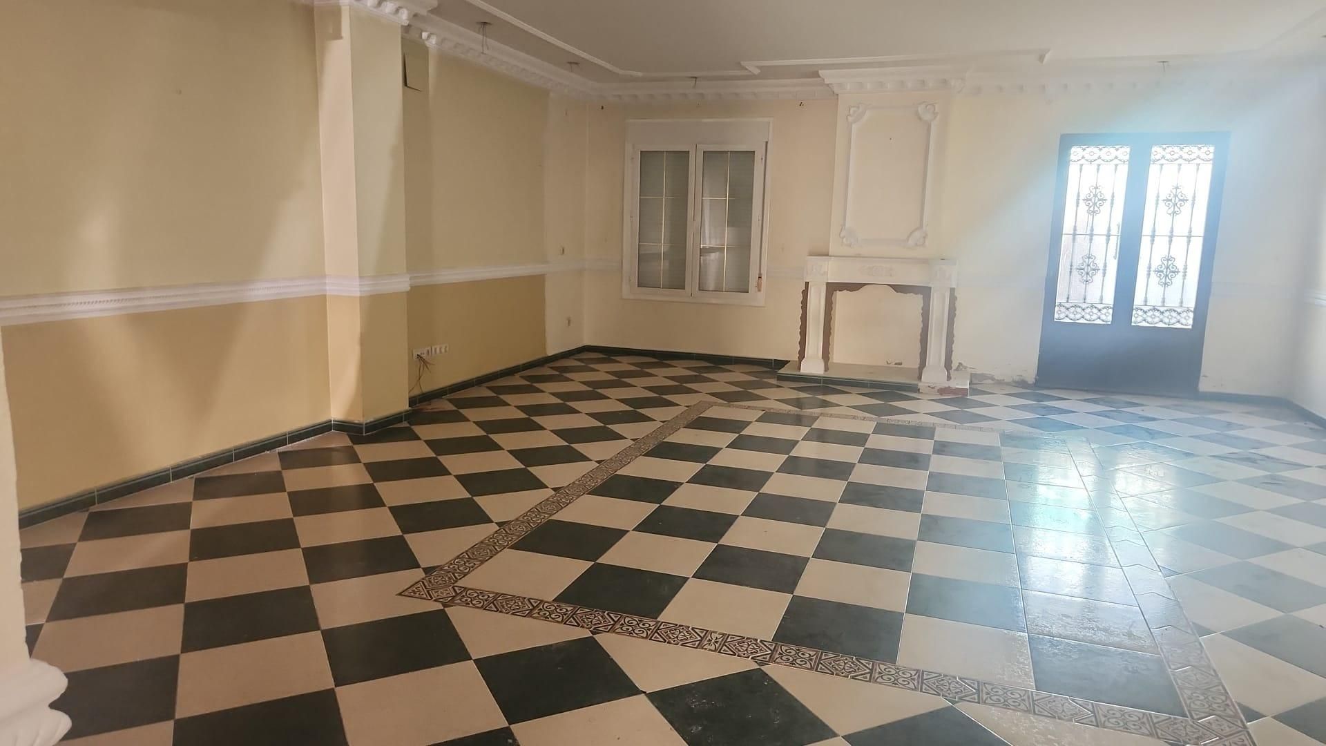 Casa adosada en venda a Calle REYES HUERTAS, 4