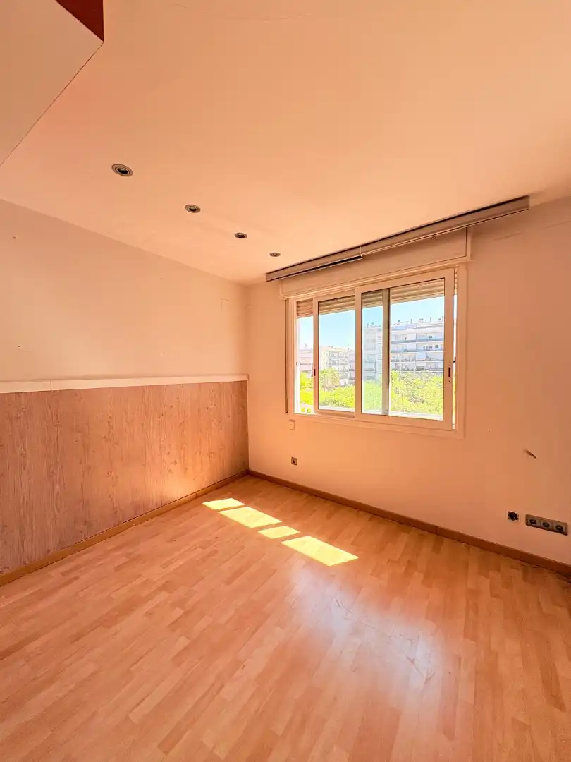 Dormitori de Àtic en venda en Sabadell amb Parquet, Terrassa i Balcó