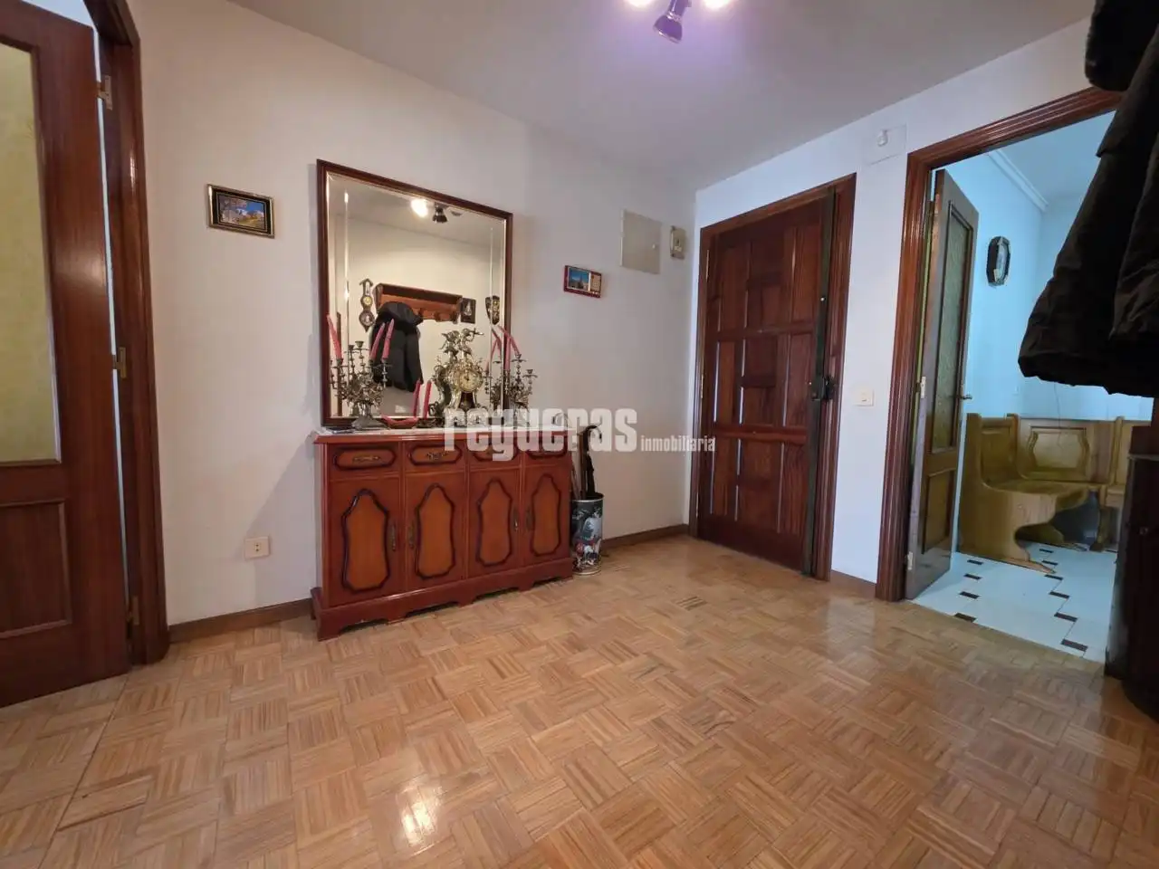 Habitación de Piso en venta en Avilés con Calefacción, Parquet y Terraza