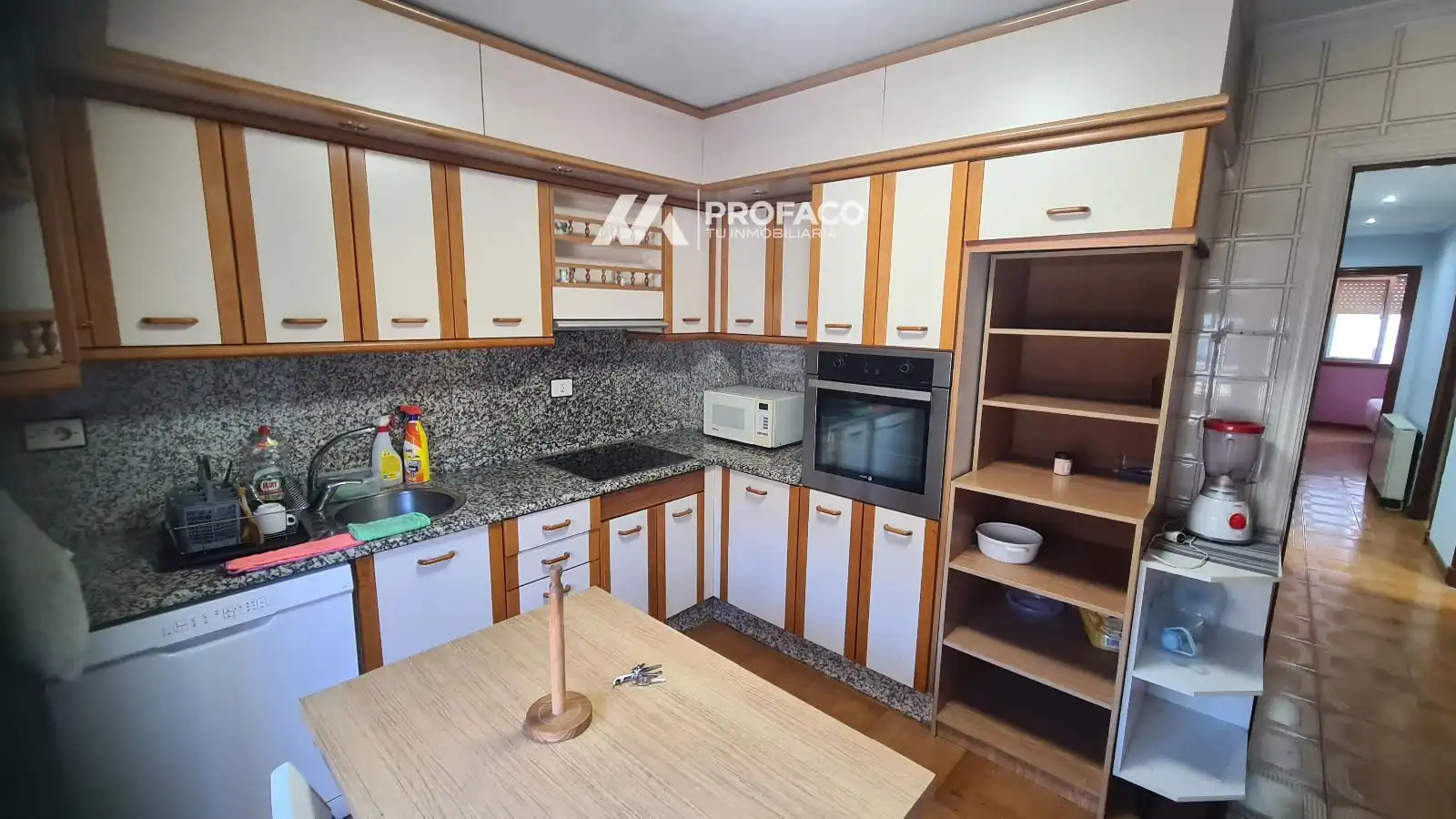 Cocina de Piso de alquiler en Ourense Capital  con Calefacción y Amueblado