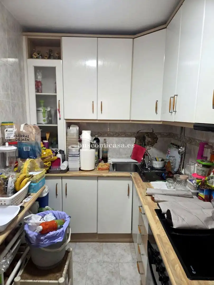 Cuina de Casa adosada en venda en Jaén amb Aire condicionat, Terrassa i Moblat