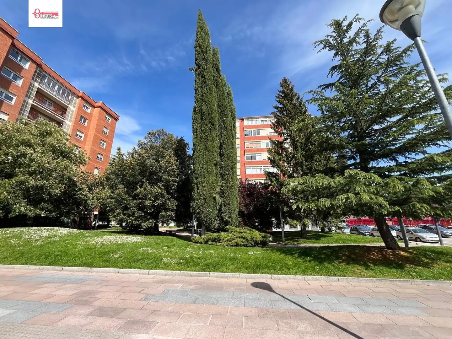 Vista exterior de Ático en venta en Burgos con Calefacción, Parquet y Terraza