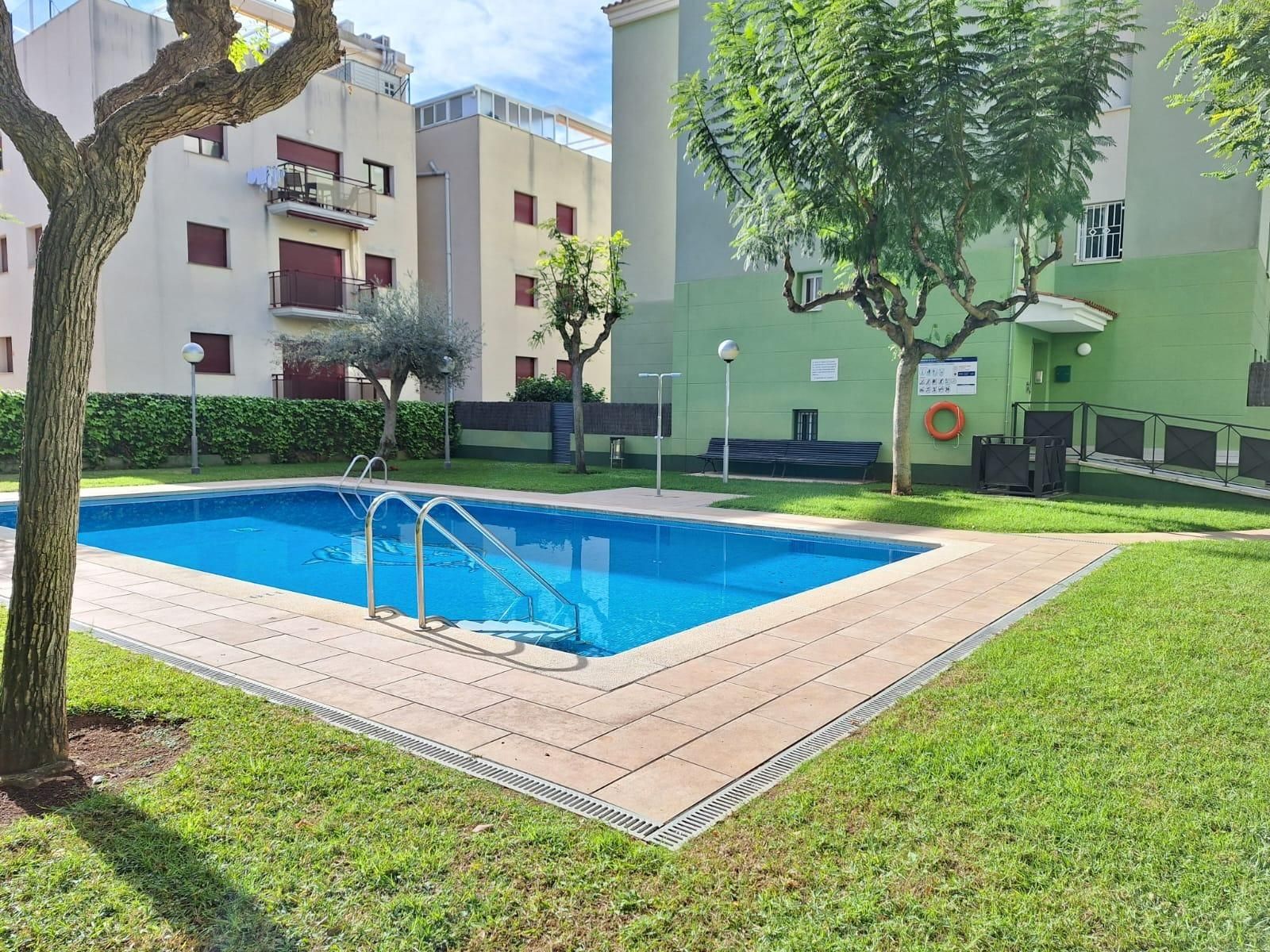Piscina de Planta baixa en venda en El Vendrell amb Aire condicionat, Jardí privat i Terrassa