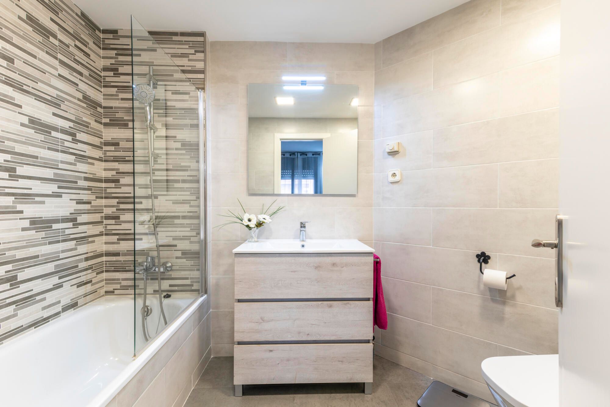 Bathroom of Flat for sale in Sant Joan Despí  with Air Conditioner, Heating and Terrace
