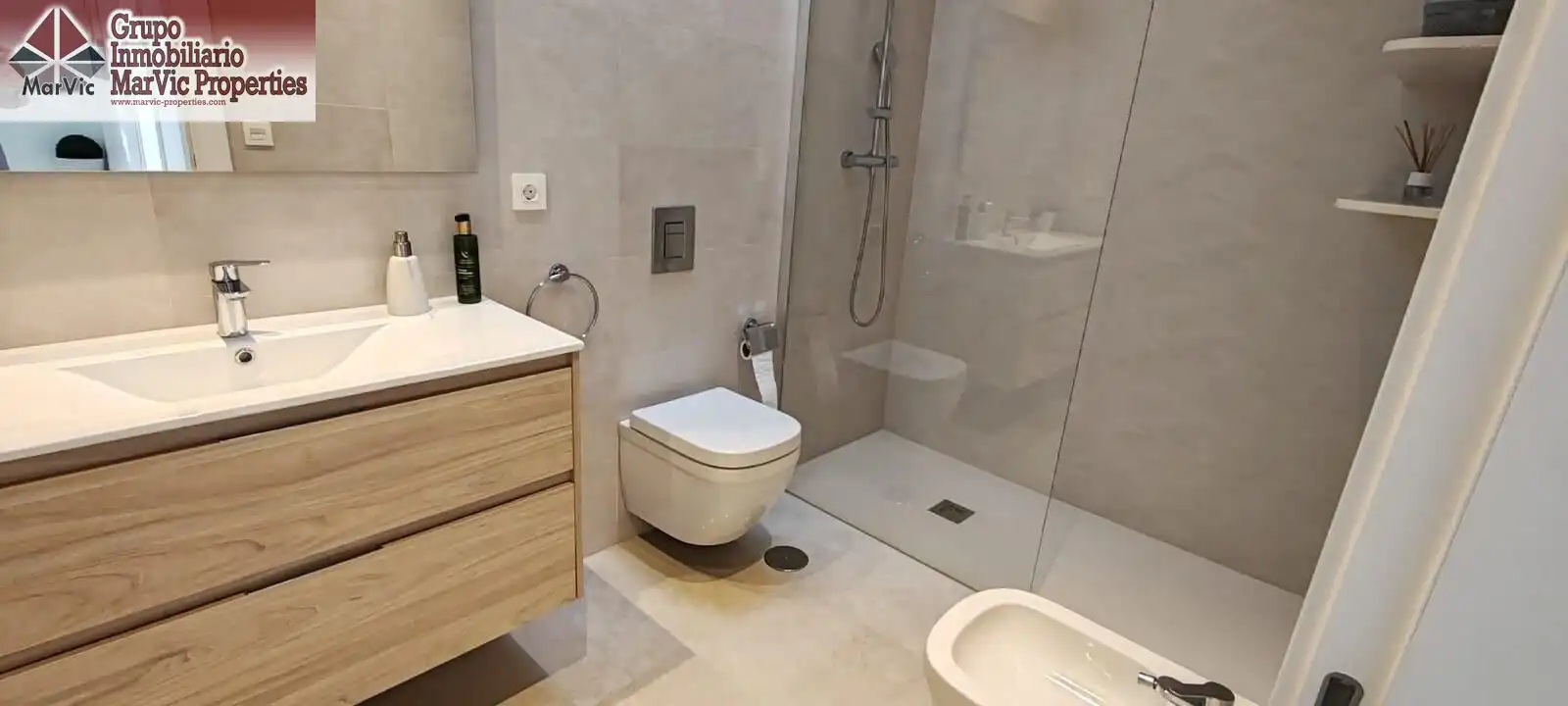 Bany de Casa o xalet en venda en Benidorm amb Aire condicionat i Jardí privat