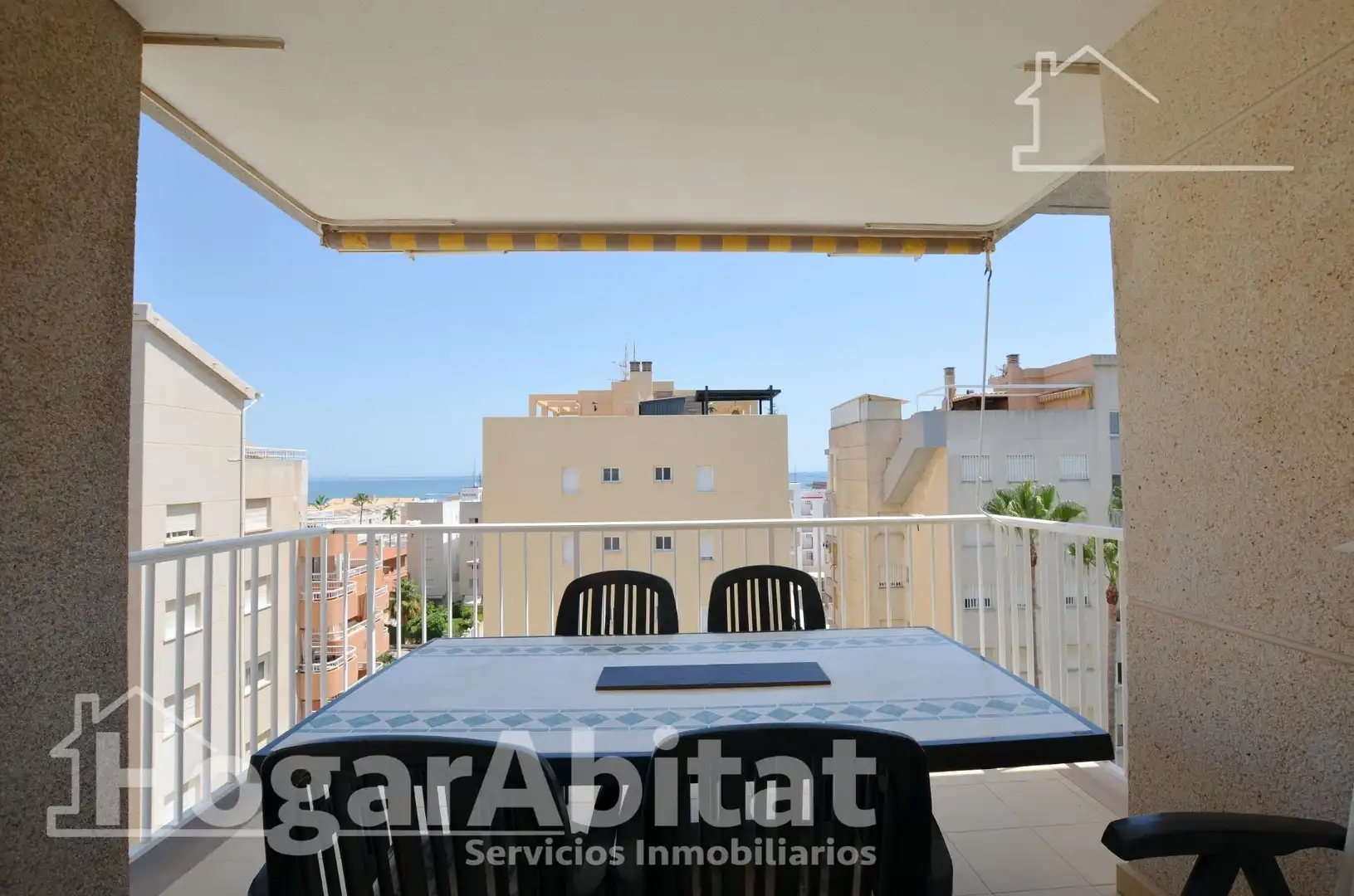 Vista exterior de Àtic en venda en Daimús amb Aire condicionat, Calefacció i Terrassa