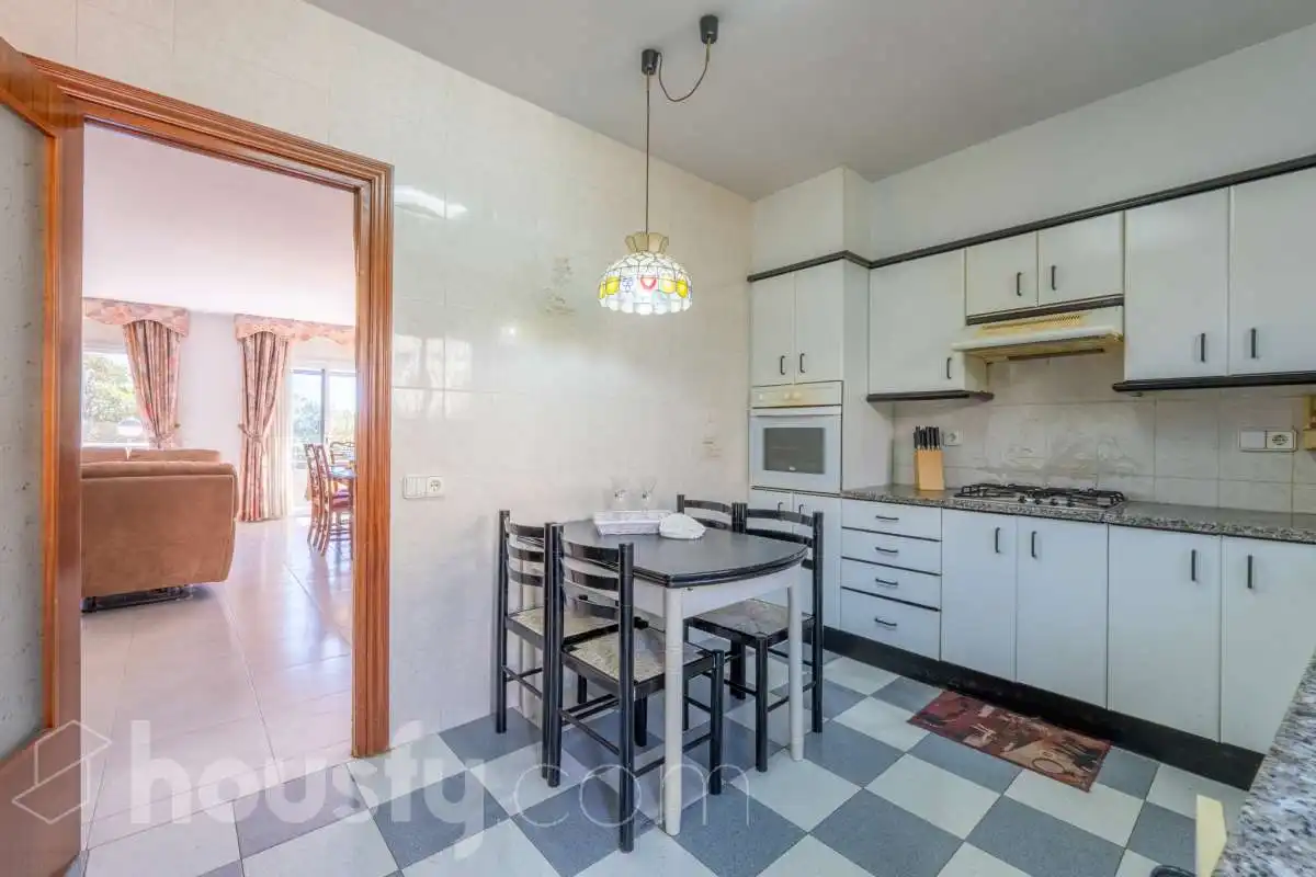 Kitchen of Houses for sale in Vilanova i la Geltrú  with Air Conditioner, Heating and Private garden