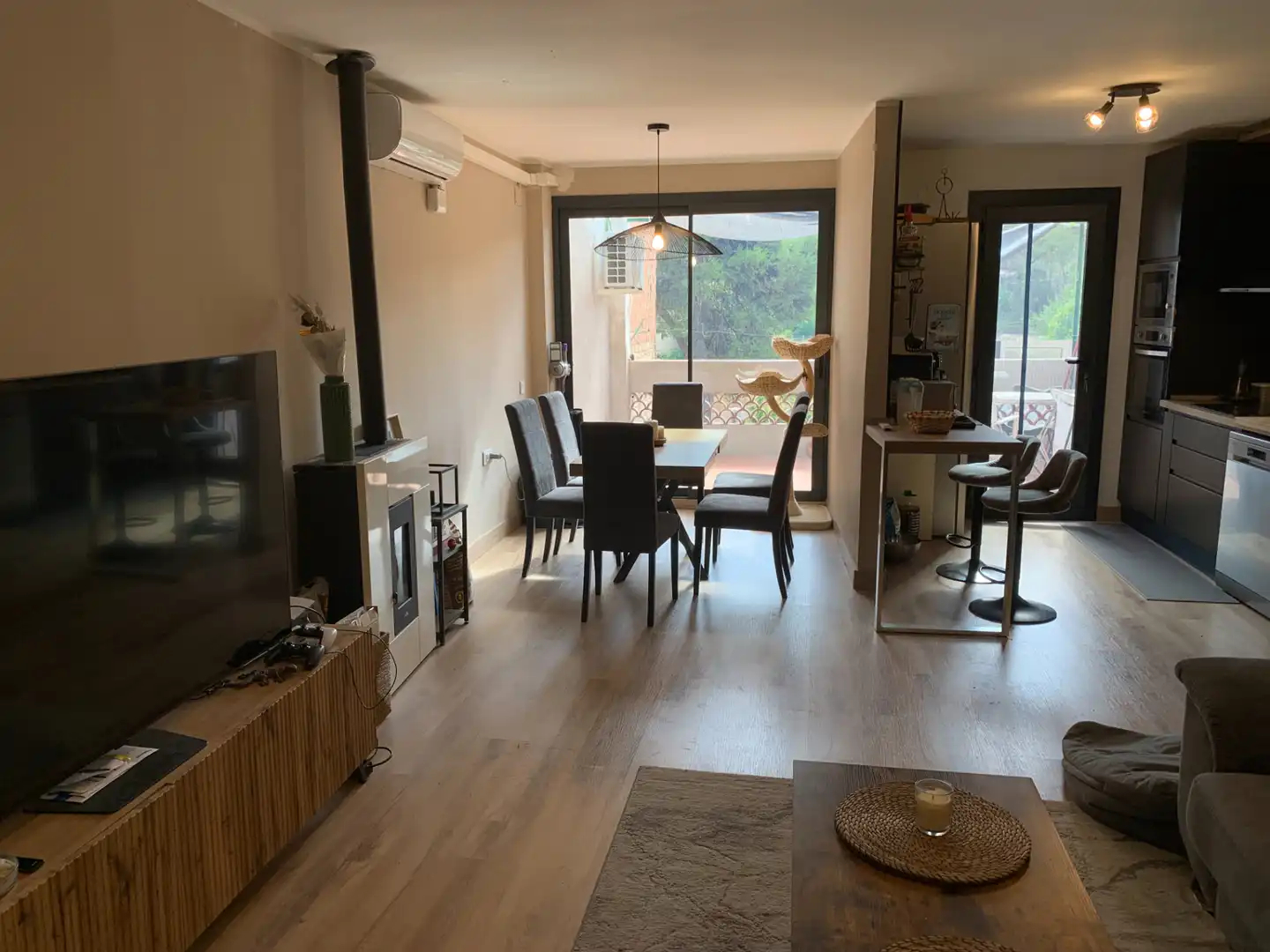 Sala d'estar de Casa o xalet en venda en Vallirana amb Aire condicionat, Calefacció i Jardí privat