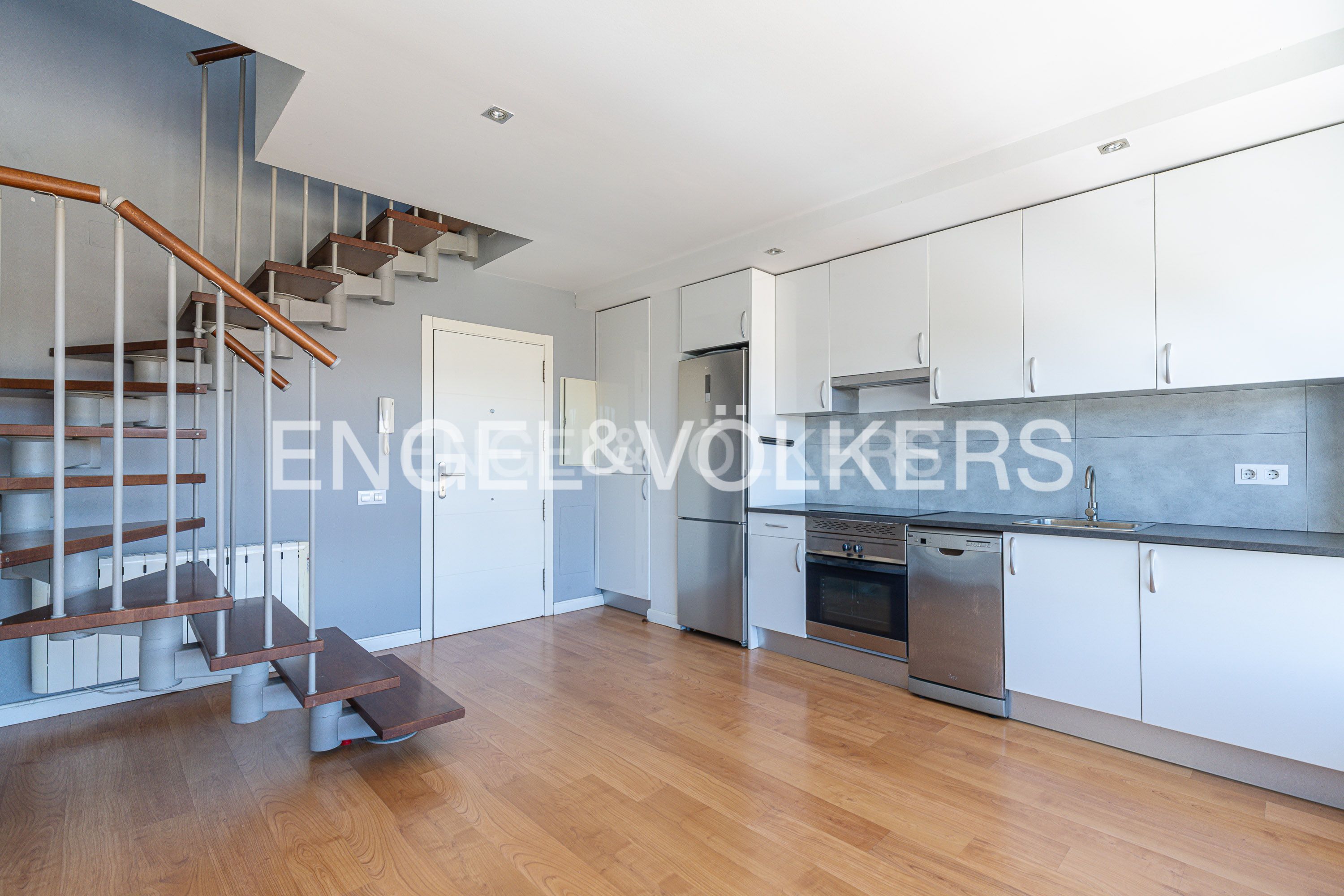 Cuina de Dúplex de lloguer en Pozuelo de Alarcón amb Aire condicionat i Calefacció