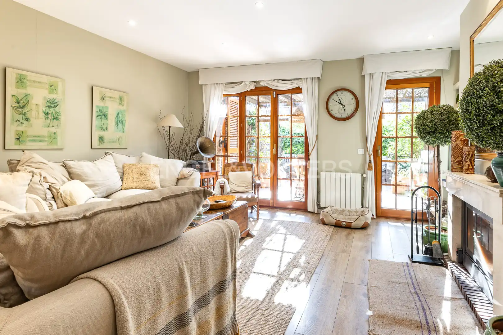 Sala de estar de Casa o chalet en venta en Badalona con Aire acondicionado, Calefacción y Jardín privado