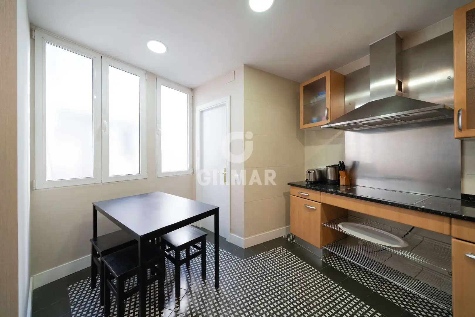 Kitchen of Flat for sale in Madrid  with Heating and Storage room