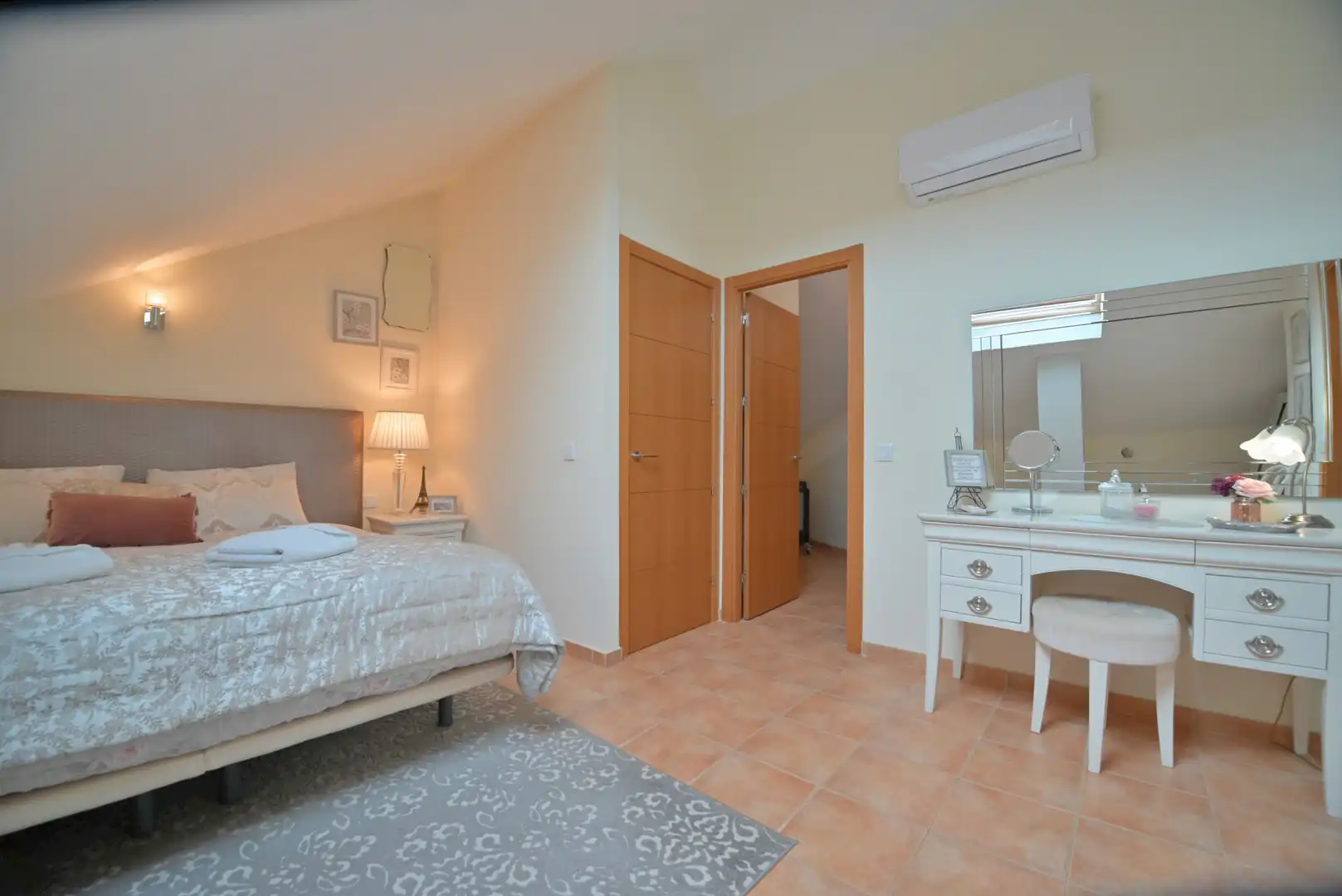 Habitación de Ático en venta en Marbella con Aire acondicionado, Trastero y Amueblado