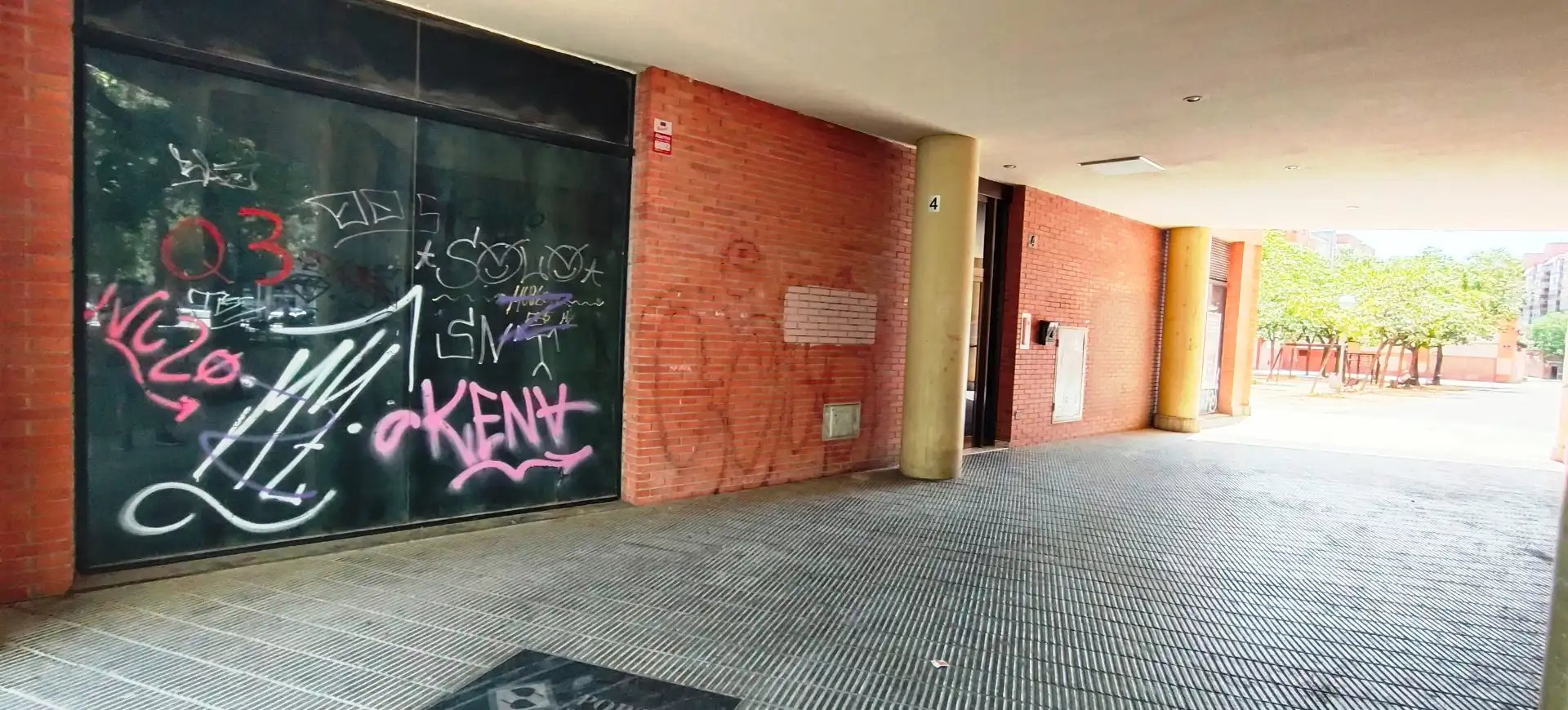 Vista exterior de Local de alquiler en Lleida con Aire acondicionado, Calefacción y Parquet
