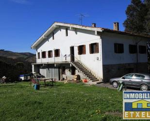 Vista exterior de Finca rústica en venda en Munitibar-Arbatzegi Gerrikaitz amb Balcó