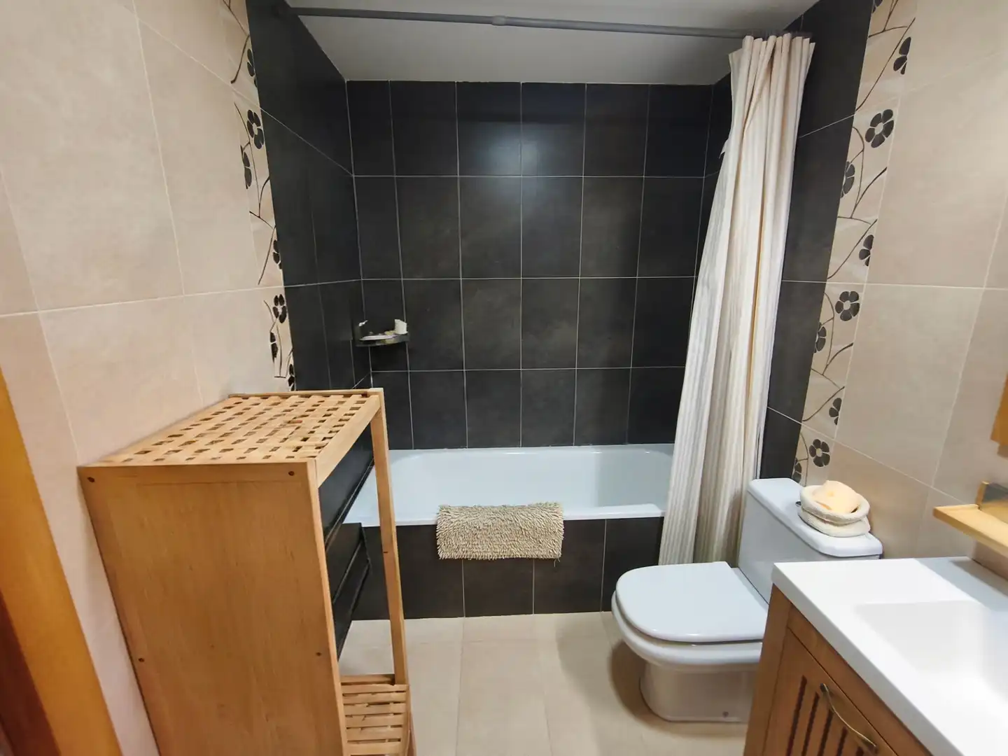 Baño de Casa adosada en venta en El Rourell con Aire acondicionado, Calefacción y Jardín privado