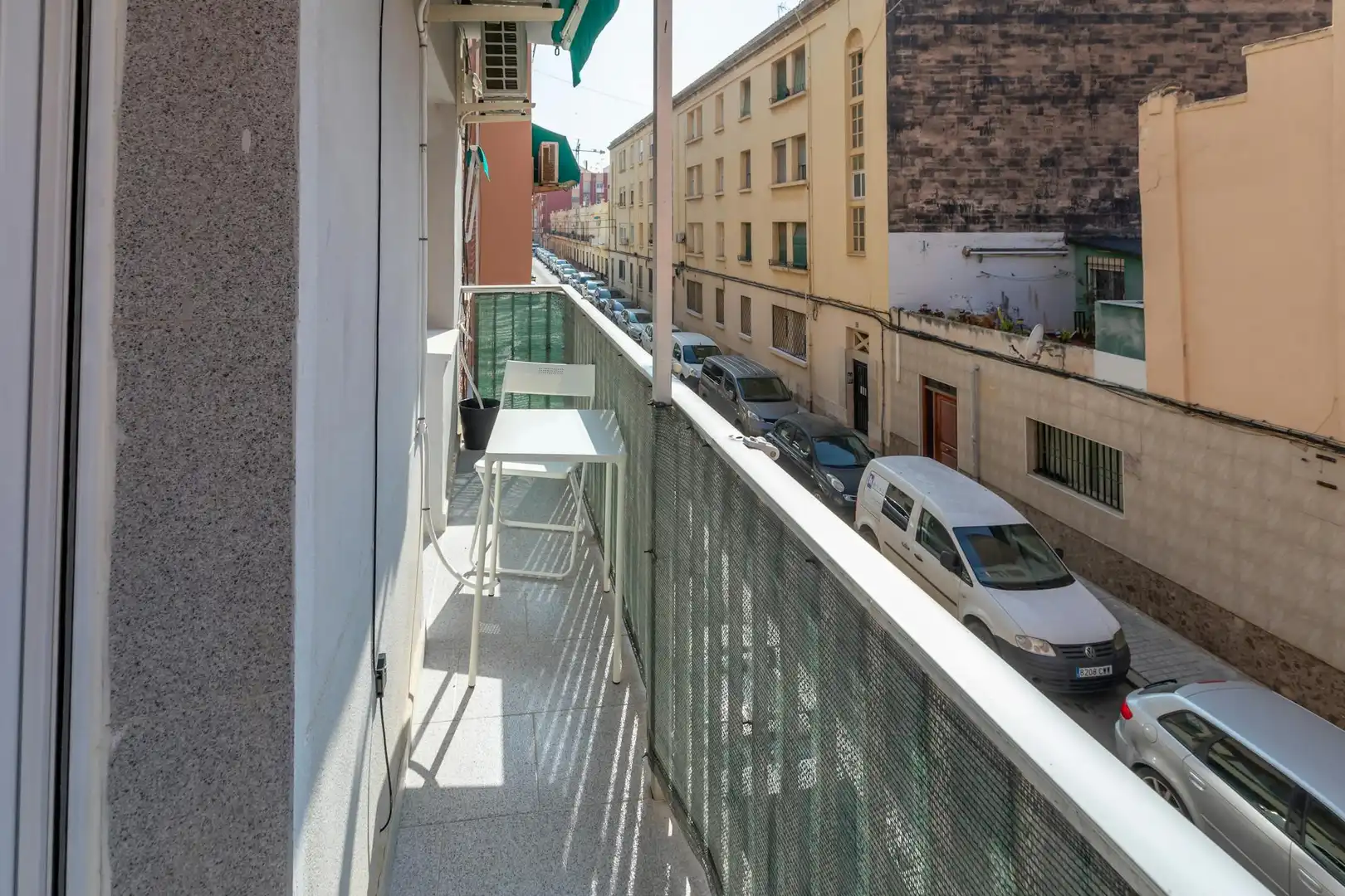 Balcony of Flat for share in Valencia  with Air Conditioner, Heating and Private garden