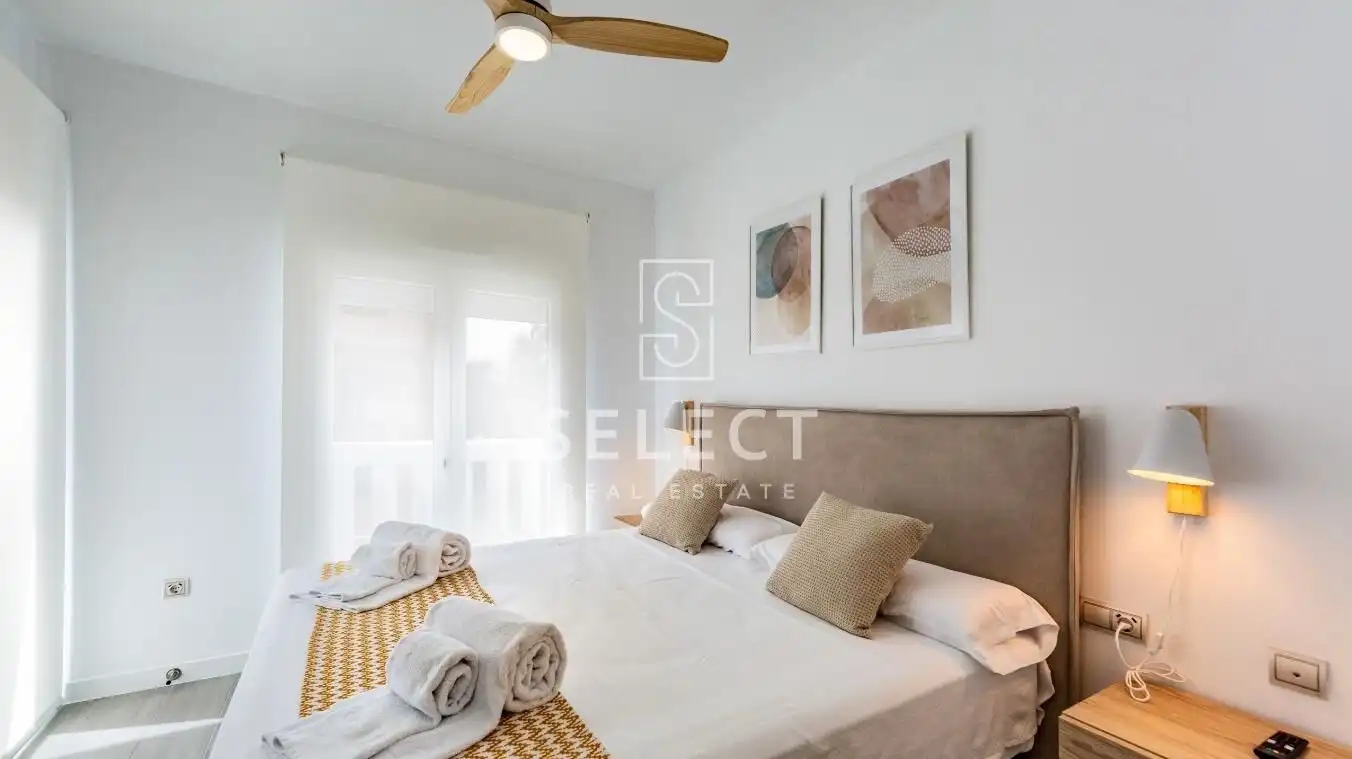 Habitación de Apartamento en venta en Motril con Aire acondicionado, Calefacción y Jardín privado