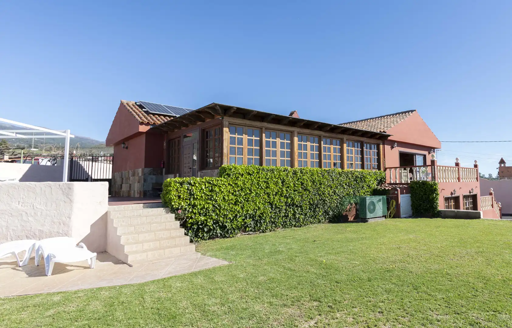 Vista exterior de Casa o chalet en venta en Granadilla de Abona con Aire acondicionado, Jardín privado y Terraza