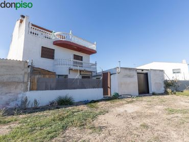 Casa con balcón en venta en Plaza IGLESIA-P RUIZ 3